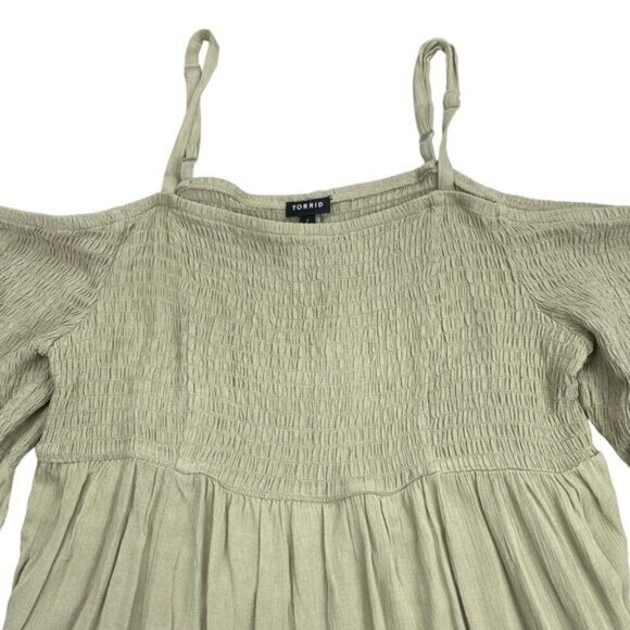 NWT TORRID Babydoll Crinkle Gauze Smocked Cold Shoulder Top Sz 2X Slate Green - Picture 3 of 10